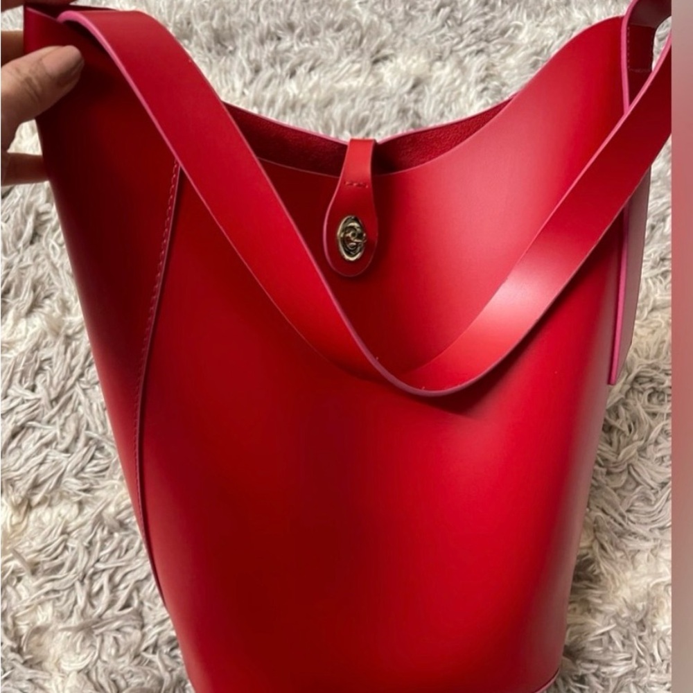 Elizabeth Arden Vibrant Red Shoulder Bag
